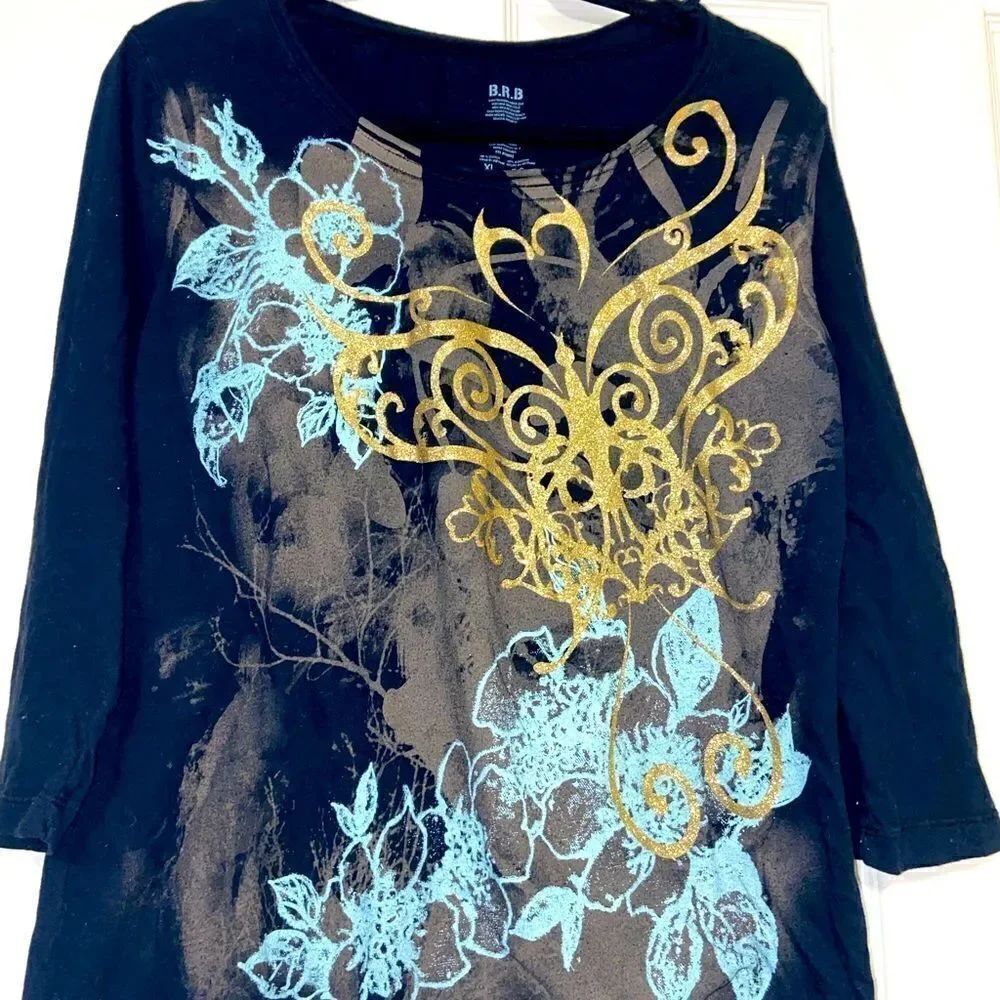 Long sleeve designed top  